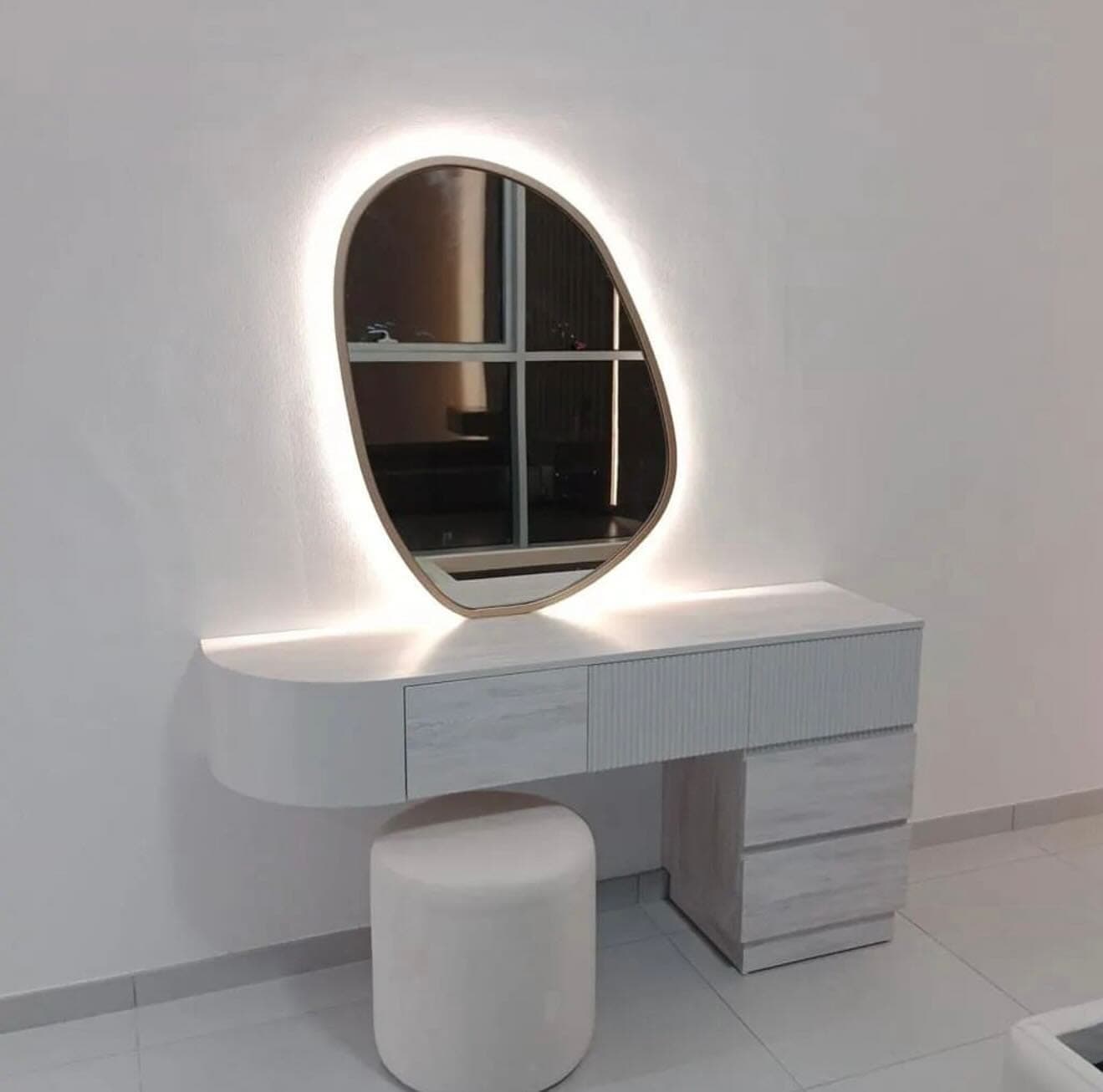 Built-In Vanity Niches — Bedroom